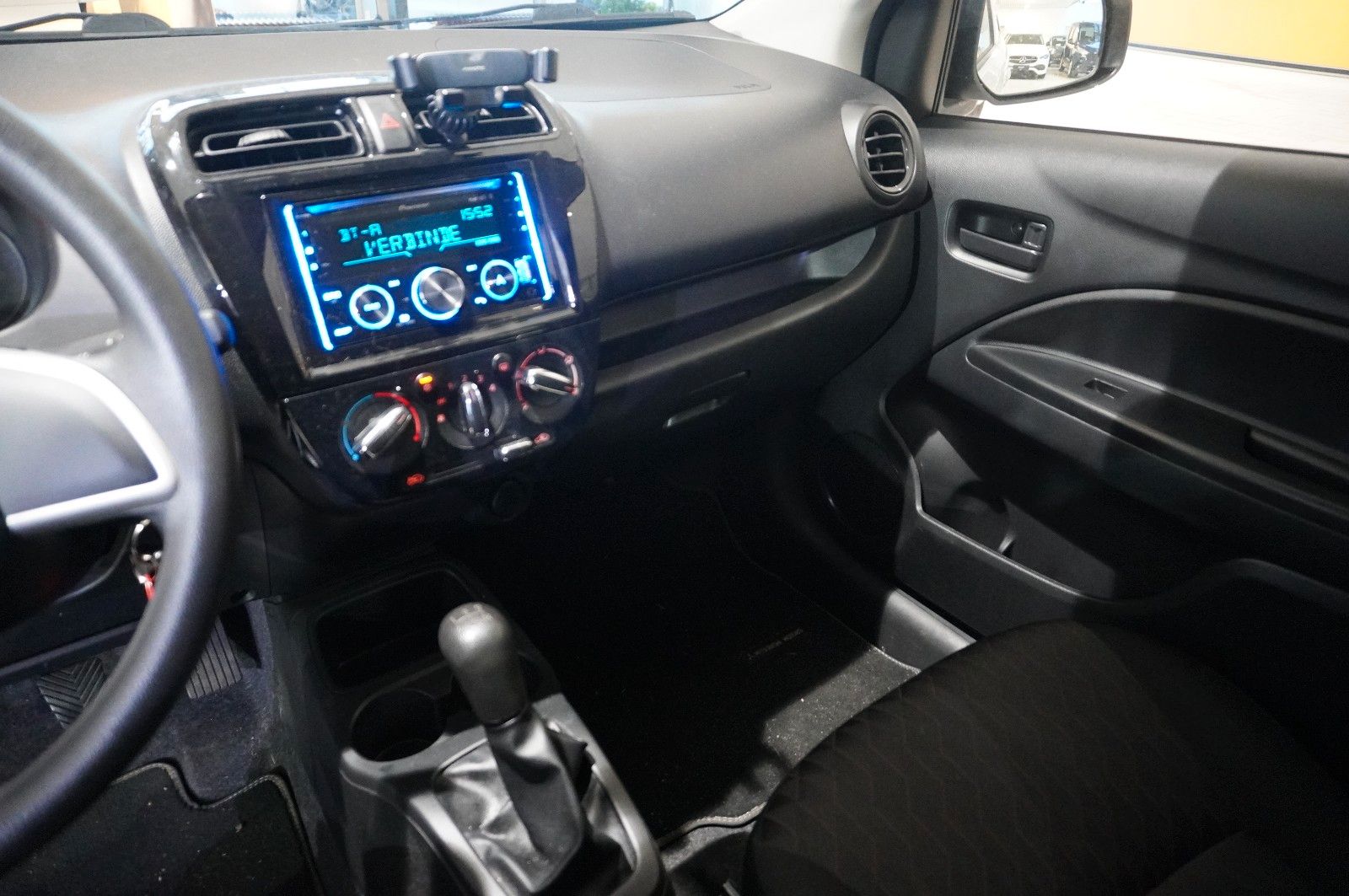 Fahrzeugabbildung Mitsubishi Space Star 1.2 SPIRIT 5-TÜR KLIMA/USB/NEBEL/AUX