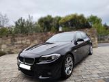 BMW 520d Touring - M-Paket, Pano, Vollleder, Head-Up - BMW 520 aus 2012 mit Diesel-Antrieb: Kombi