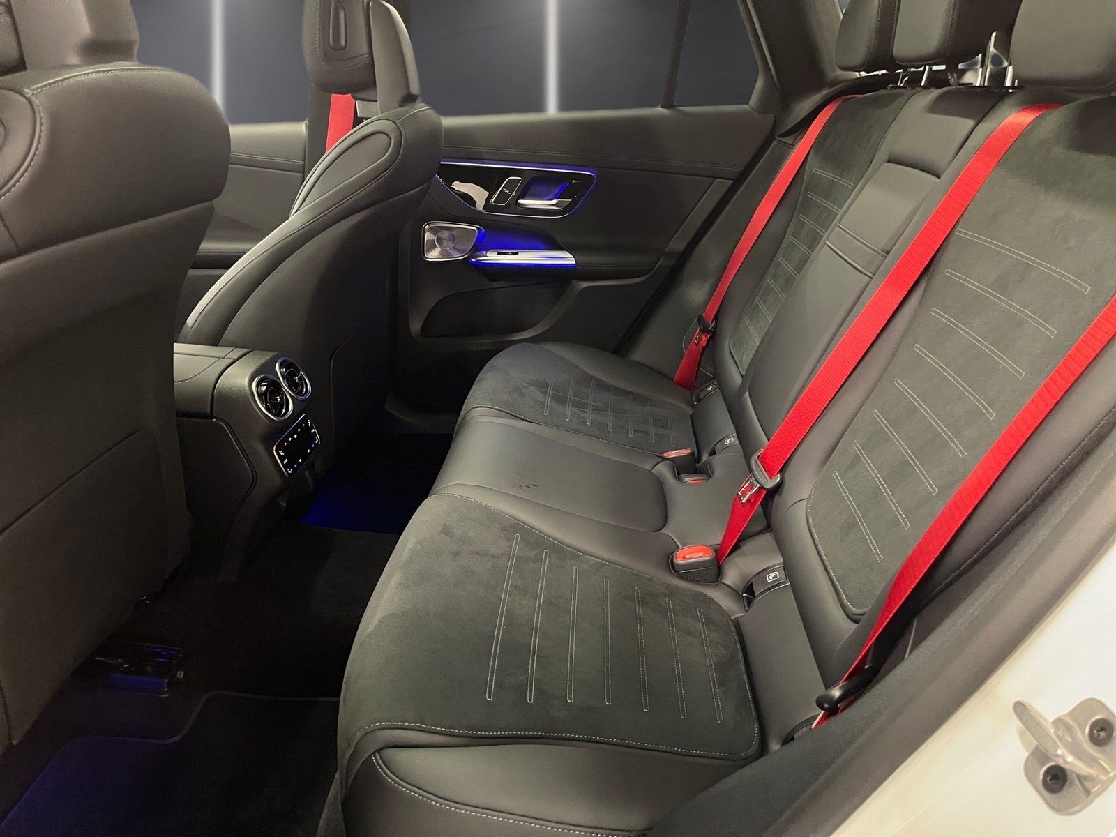 Fahrzeugabbildung Mercedes-Benz GLC 450 d 4M AMG Plus*STHZG*Pano*HUD*Distro*20"*