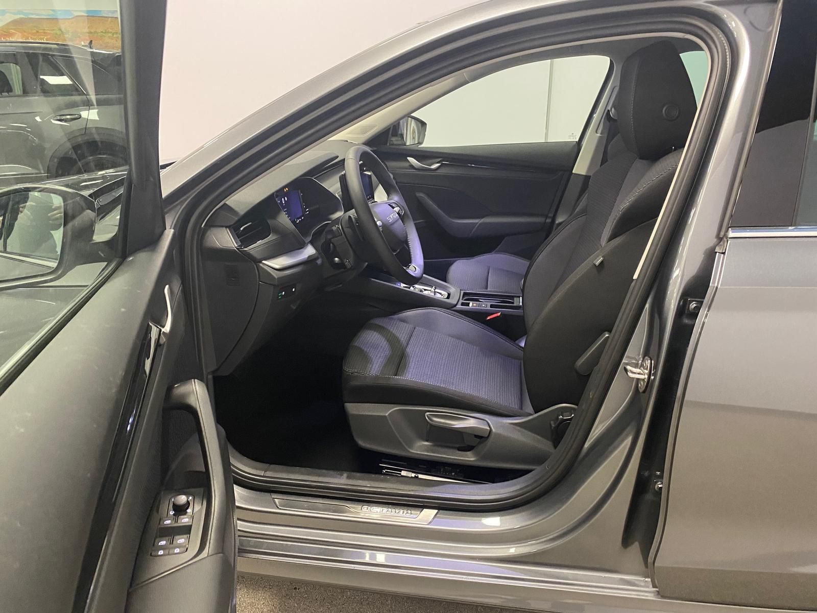 Fahrzeugabbildung SKODA Octavia 1.5 TSI mHEV+ACC+TOTWINKEL+LED+APP+RFK++