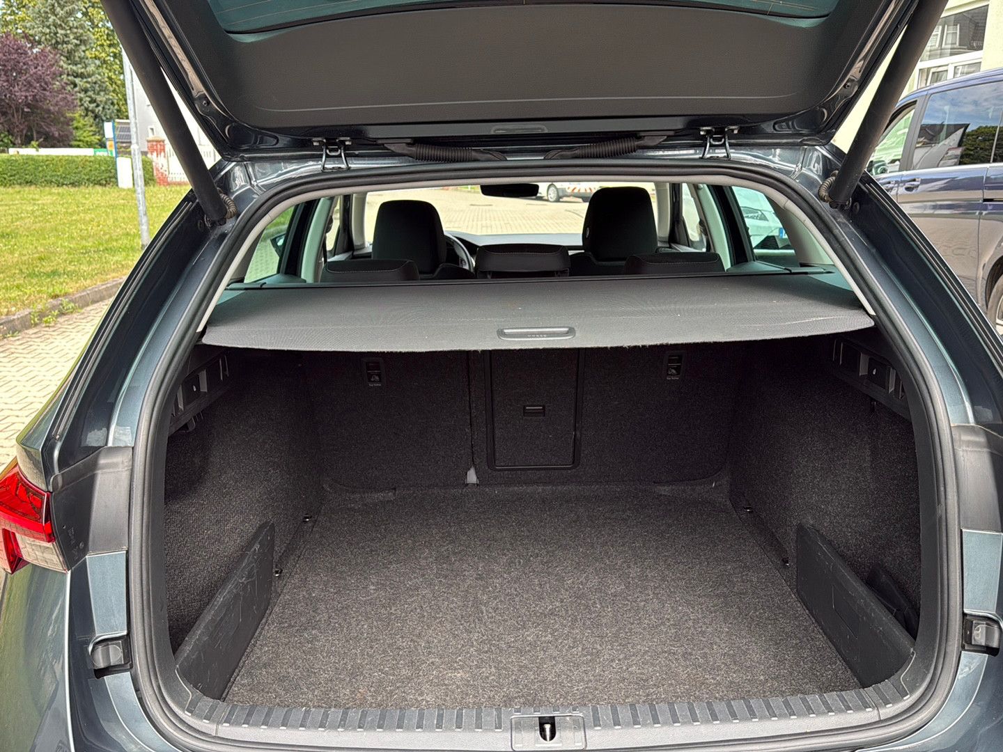 Fahrzeugabbildung SKODA Octavia Combi First Edition