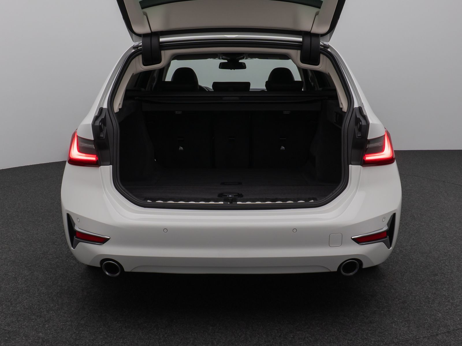 Fahrzeugabbildung BMW 320d  Luxury Line Kamera DAB HiFi Stop&Go Sport