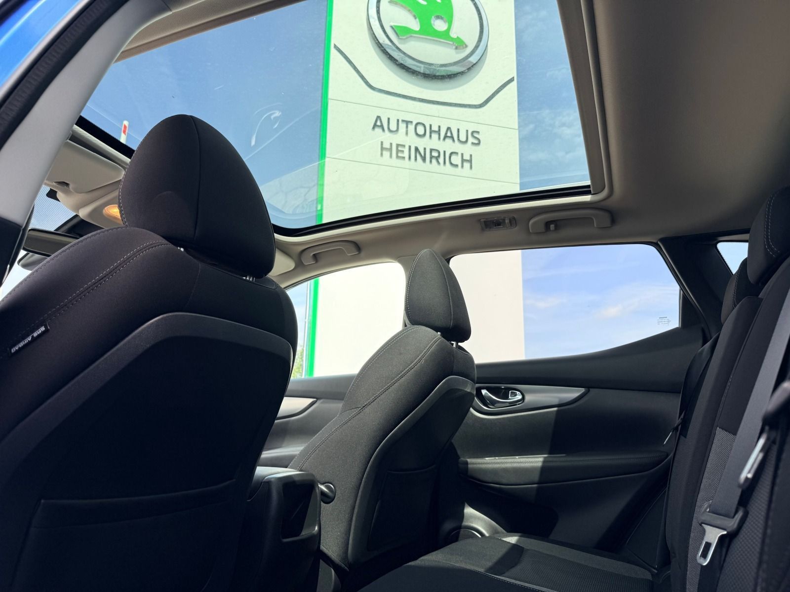 Fahrzeugabbildung Nissan Qashqai 1.3 DIG-T 117 kW N-Connecta