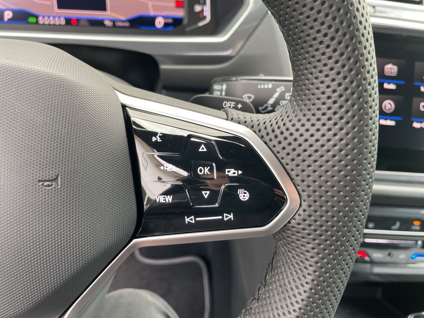 Tiguan Allspace R-Line 2.0TDI 4MOTION AHK/Kamera