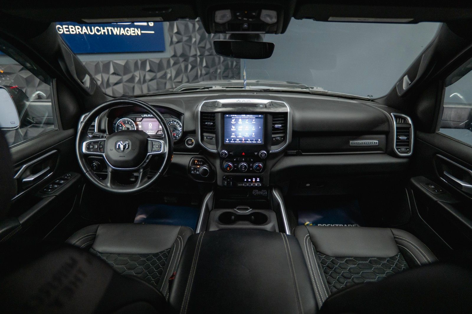 Fahrzeugabbildung Dodge RAM 5.7 V8 HEMI 4x4 LIMITED NightOffroad LONGBED