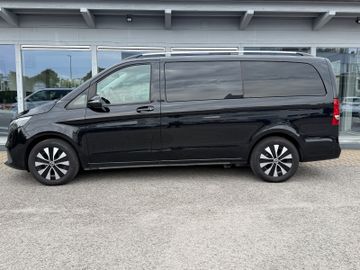 Mercedes V 220 - 2