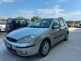 Ford Focus 1.8 TDDi cat 5p. Ambiente - Ford Focus aus 2001 mit Diesel-Antrieb