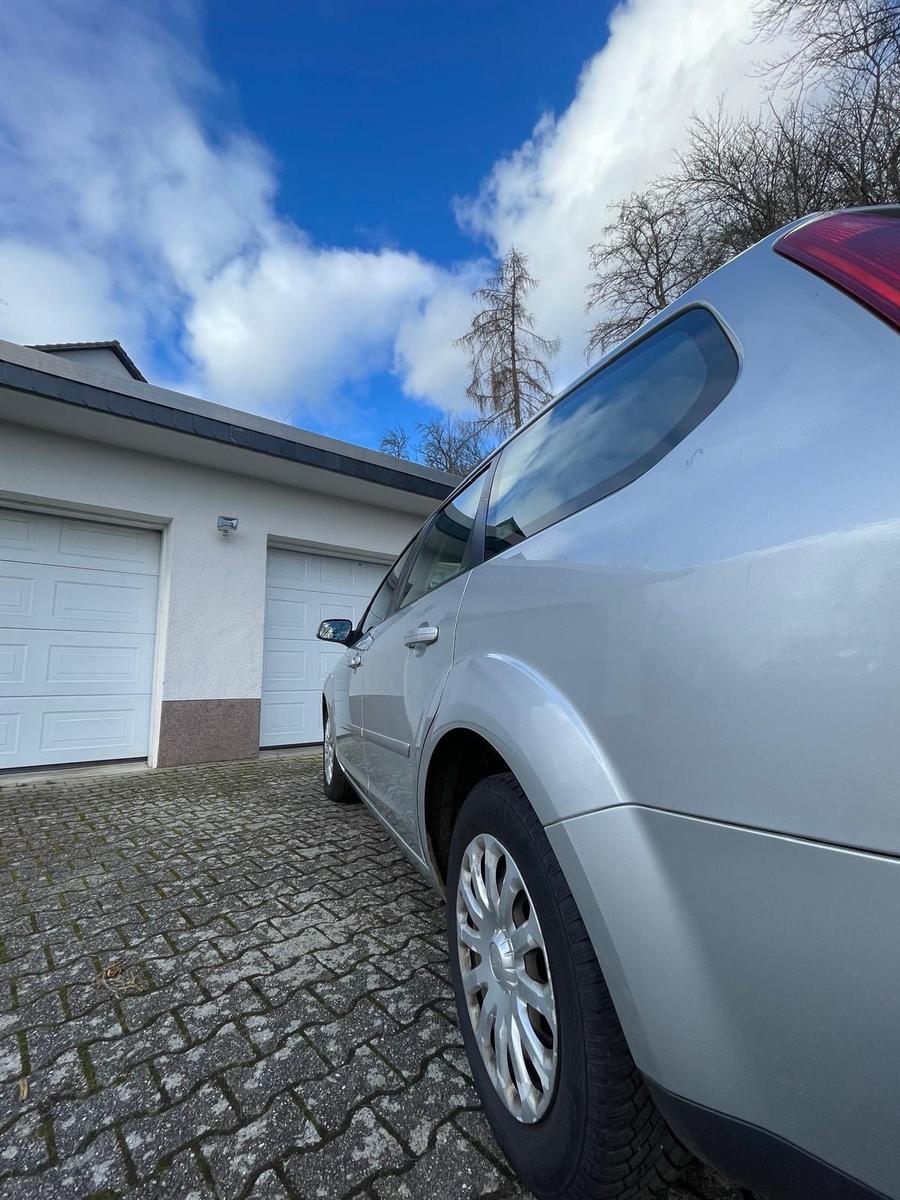 Ford Focus 2007 — photo 11