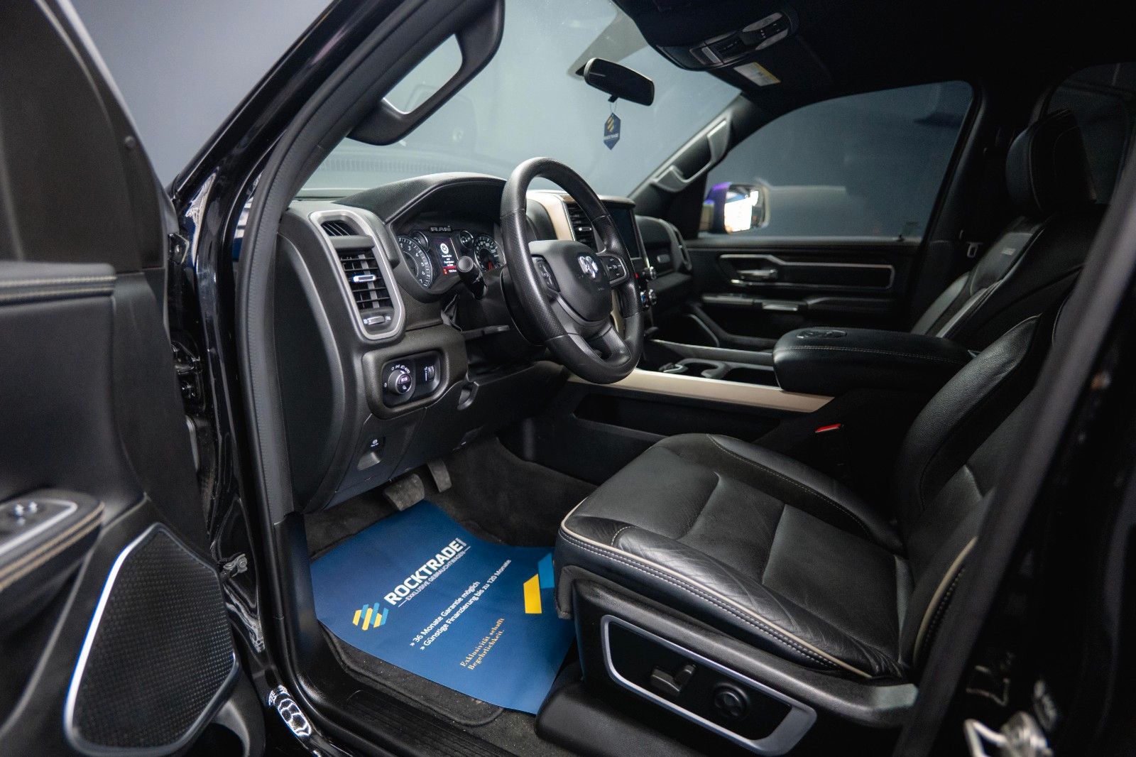 Fahrzeugabbildung Dodge RAM 3.6 V6 4x4 OFFROAD LARAMIE BLACK EDITION LED
