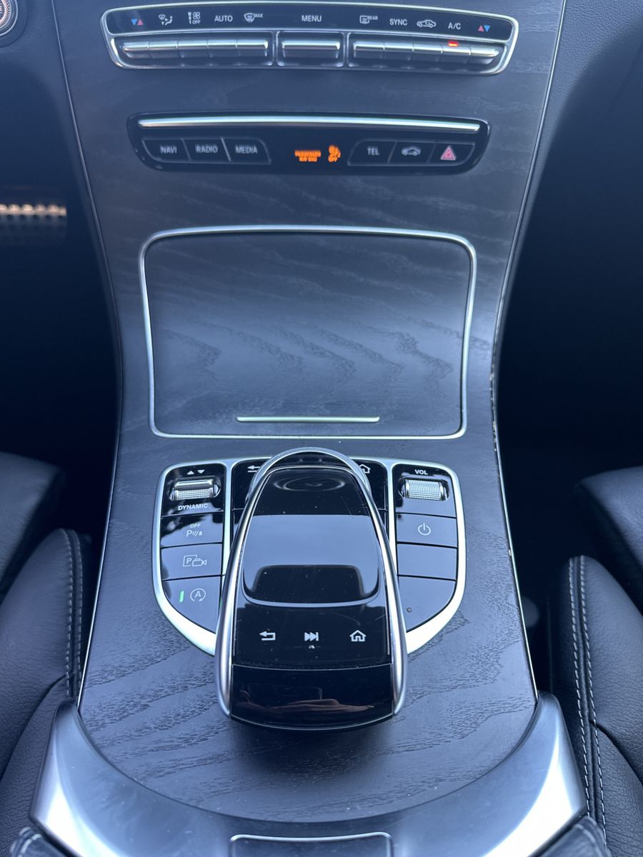 Fahrzeugabbildung Mercedes-Benz C 300 T AMG-Line NAV+LED+CARPLAY+KAMERA+19ZOLL