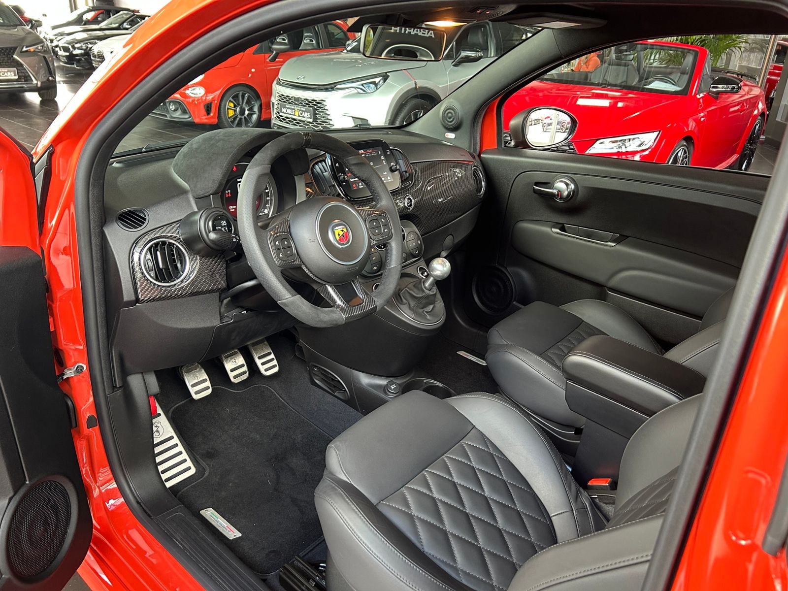 Fahrzeugabbildung Abarth 695C Turismo BEATS NAVI XENON