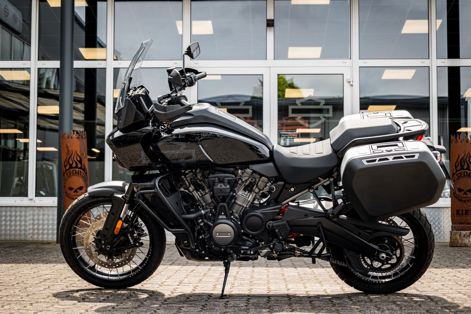 Fahrzeugabbildung Harley-Davidson RA1250S Pan America Special - Screamin Eagle