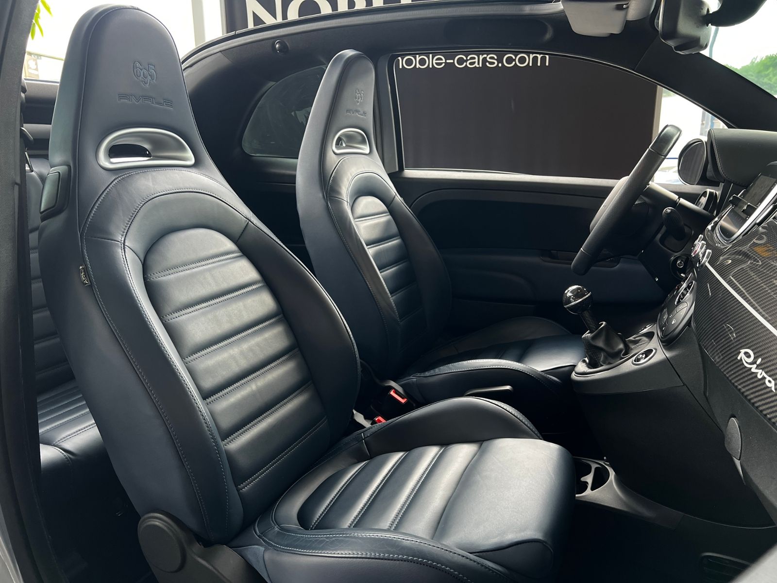 Fahrzeugabbildung Abarth 695 C Rivale 1.4 T-Jet NAVI
