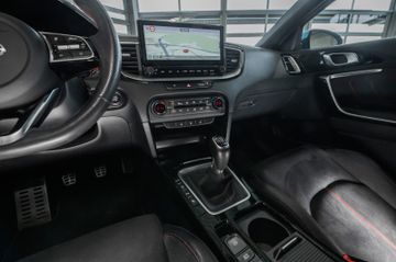 Bild 14 Kia cee'd / Ceed GT ; Gia Cuzzo Veredelung; Schalter