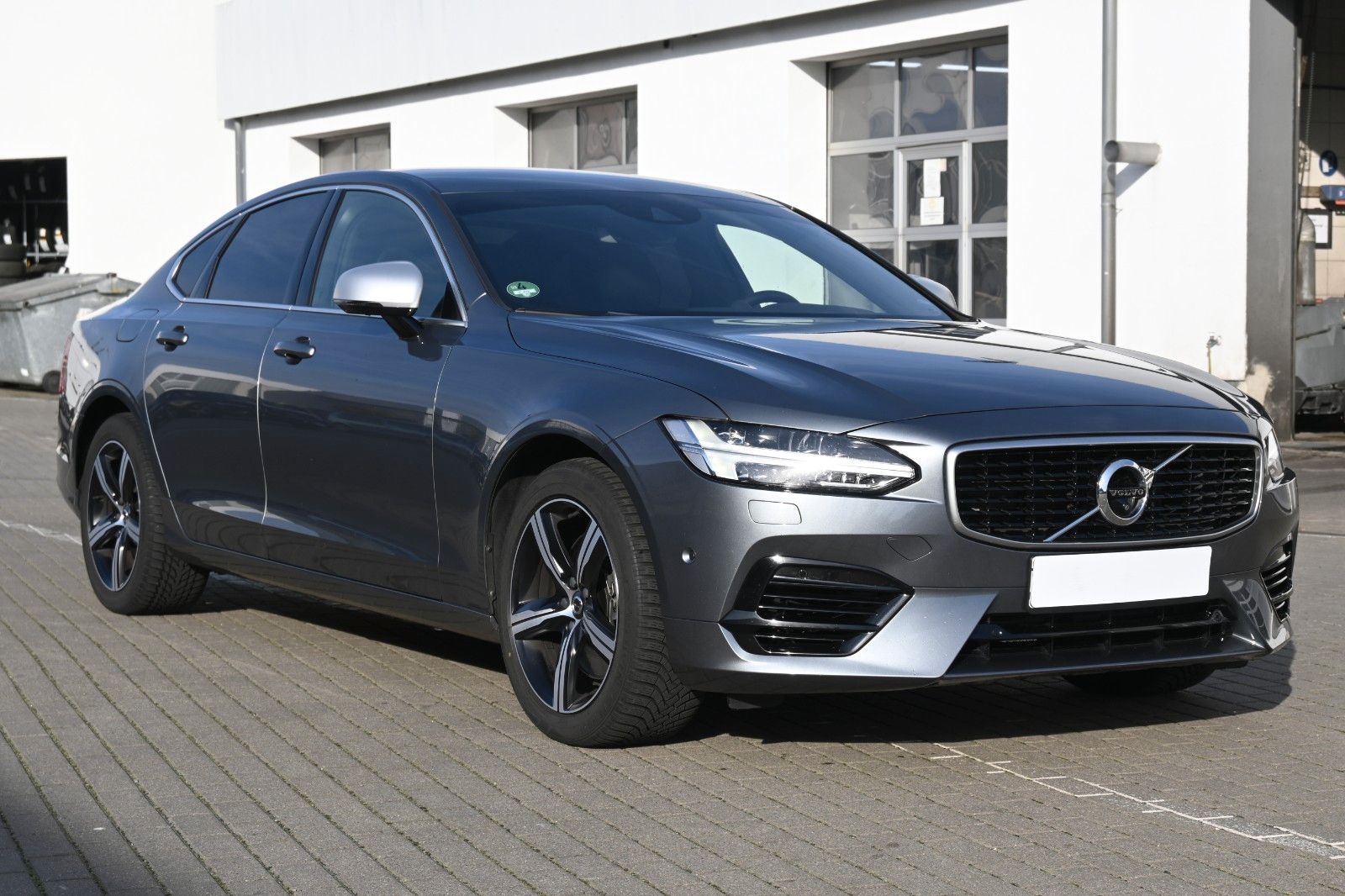 Fahrzeugabbildung Volvo S90 Lim.R-Design Plug-In Hyb. AWD*B&W*LUFT*MASS*