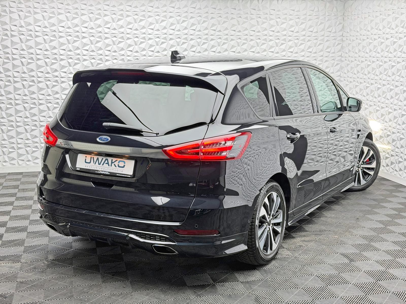 Fahrzeugabbildung Ford S-MAX ST-LINE 2.0 AWD 4x4/7-SITZER/ACC/AHK/R-CAM