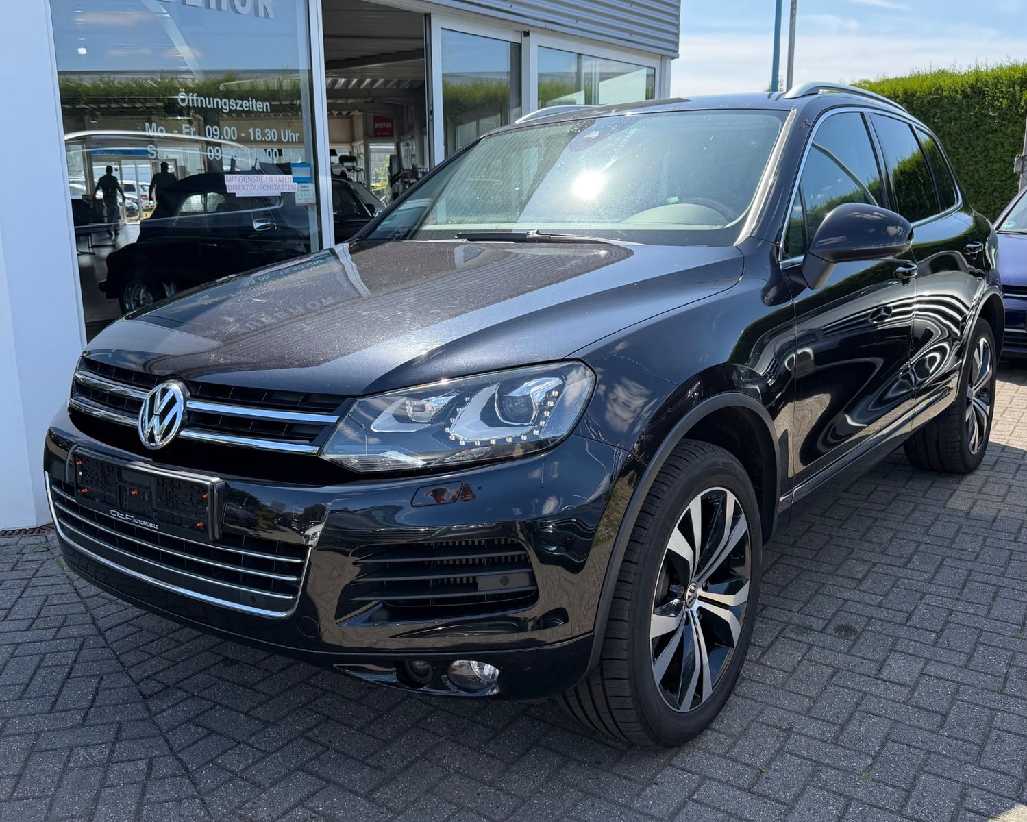 Volkswagen Touareg - 1