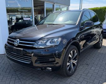 Volkswagen Touareg - 1