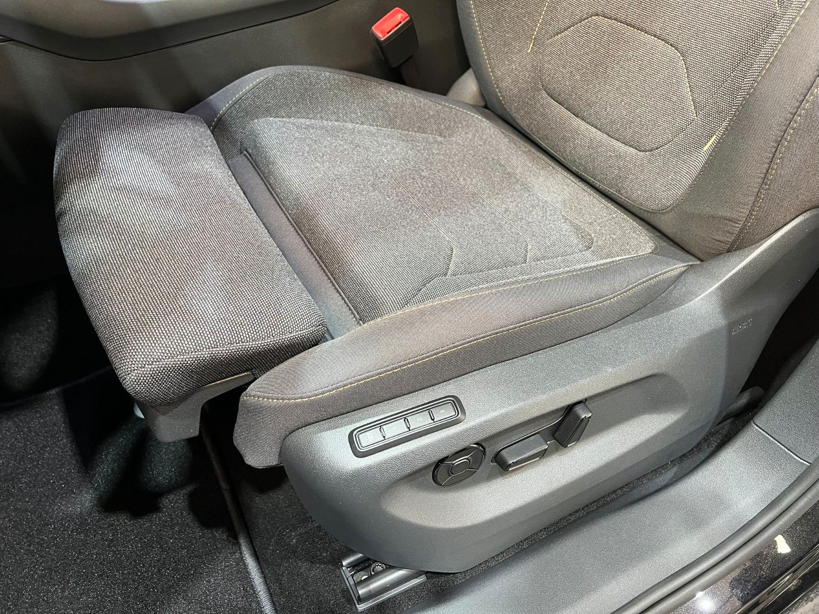 Fahrzeugabbildung SKODA Kodiaq 1.5 TSI iV DSG Selection 5-Si. AHK