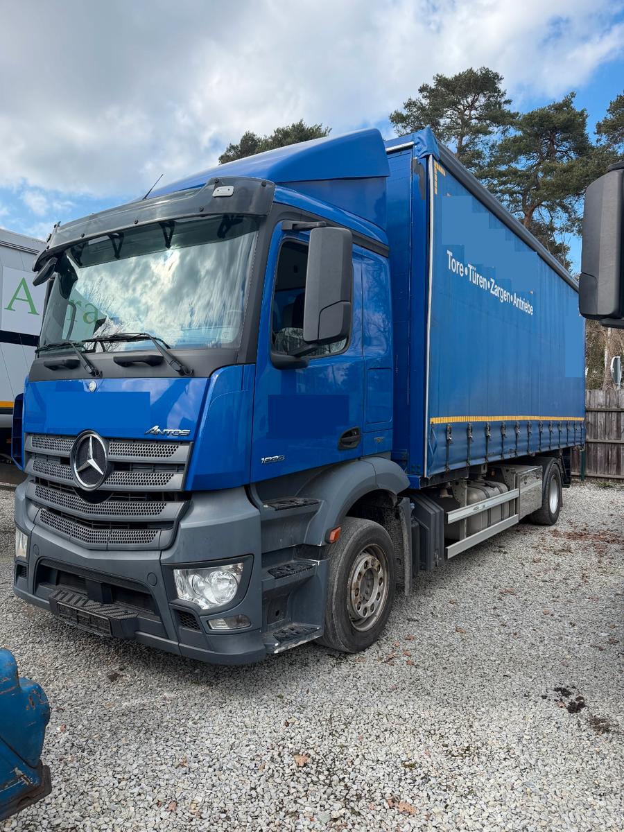 Mercedes-Benz 1833 Antos, E6, Automatic. Plane