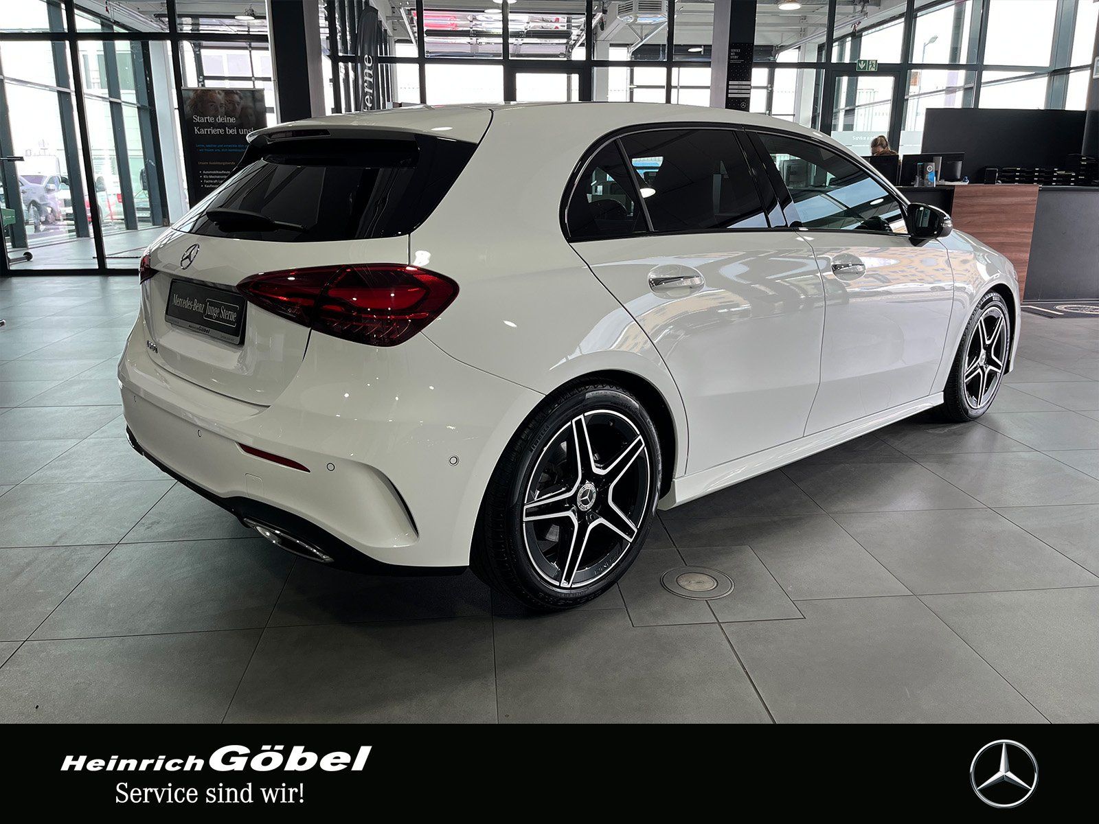 Fahrzeugabbildung Mercedes-Benz A 200 AMG+KAMERA+LED+NIGHT+CARPLAY+DISTRONIC+AHK