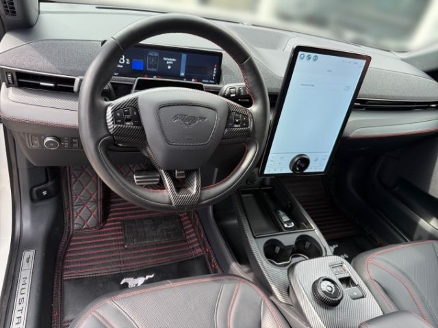 Fahrzeugabbildung Ford Mustang MACH-E Basis AWD +LEDER+KLIMA+RFK+SHZ+NA