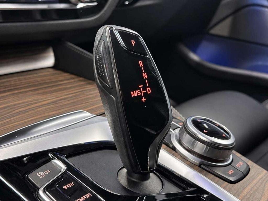 BMW 540 Luxury Line i xDrive Touring Komfortsitze HU