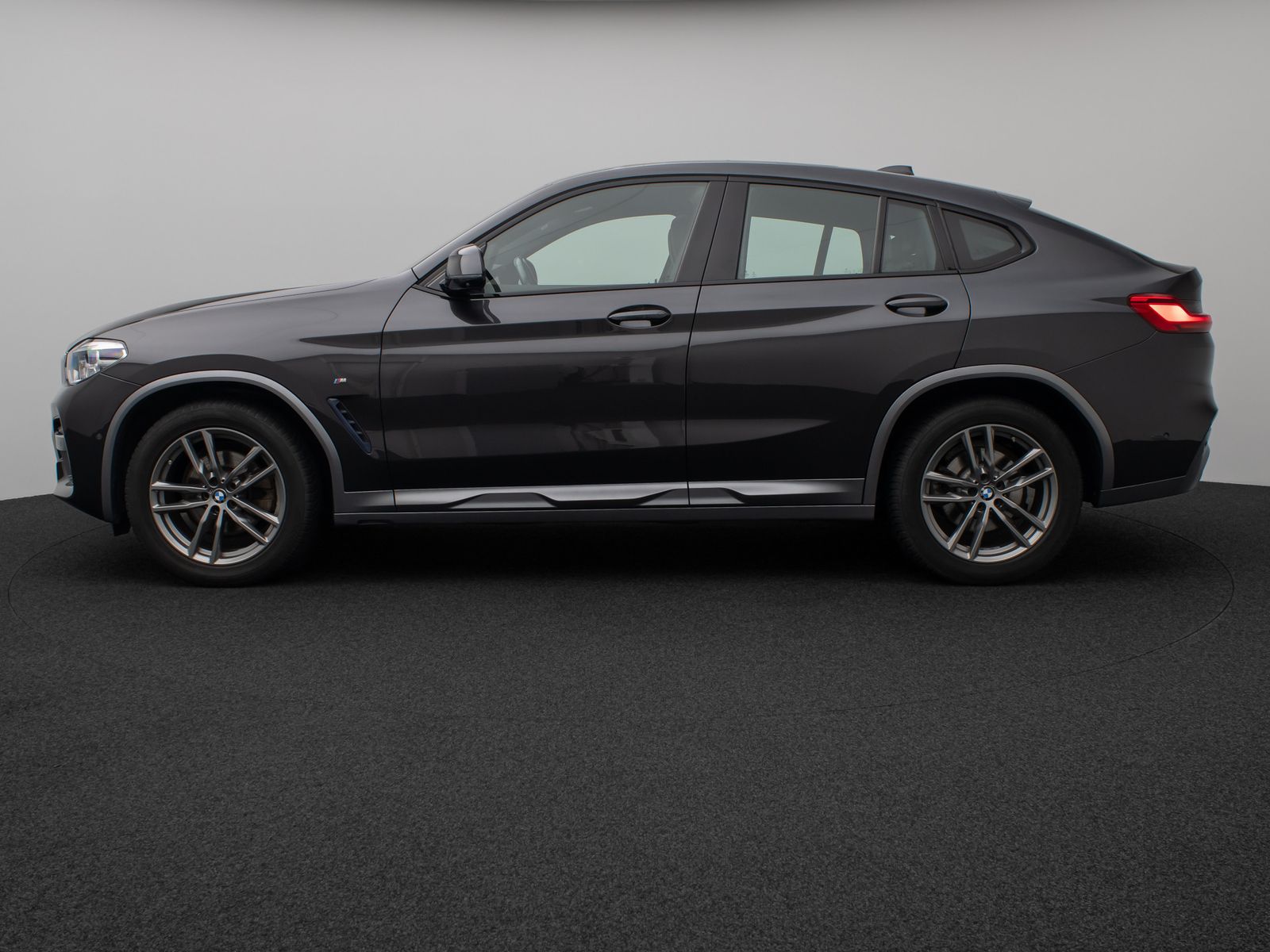 Fahrzeugabbildung BMW X4 xD20d M Sport X Panoram 360°HUD Komfort Alarm