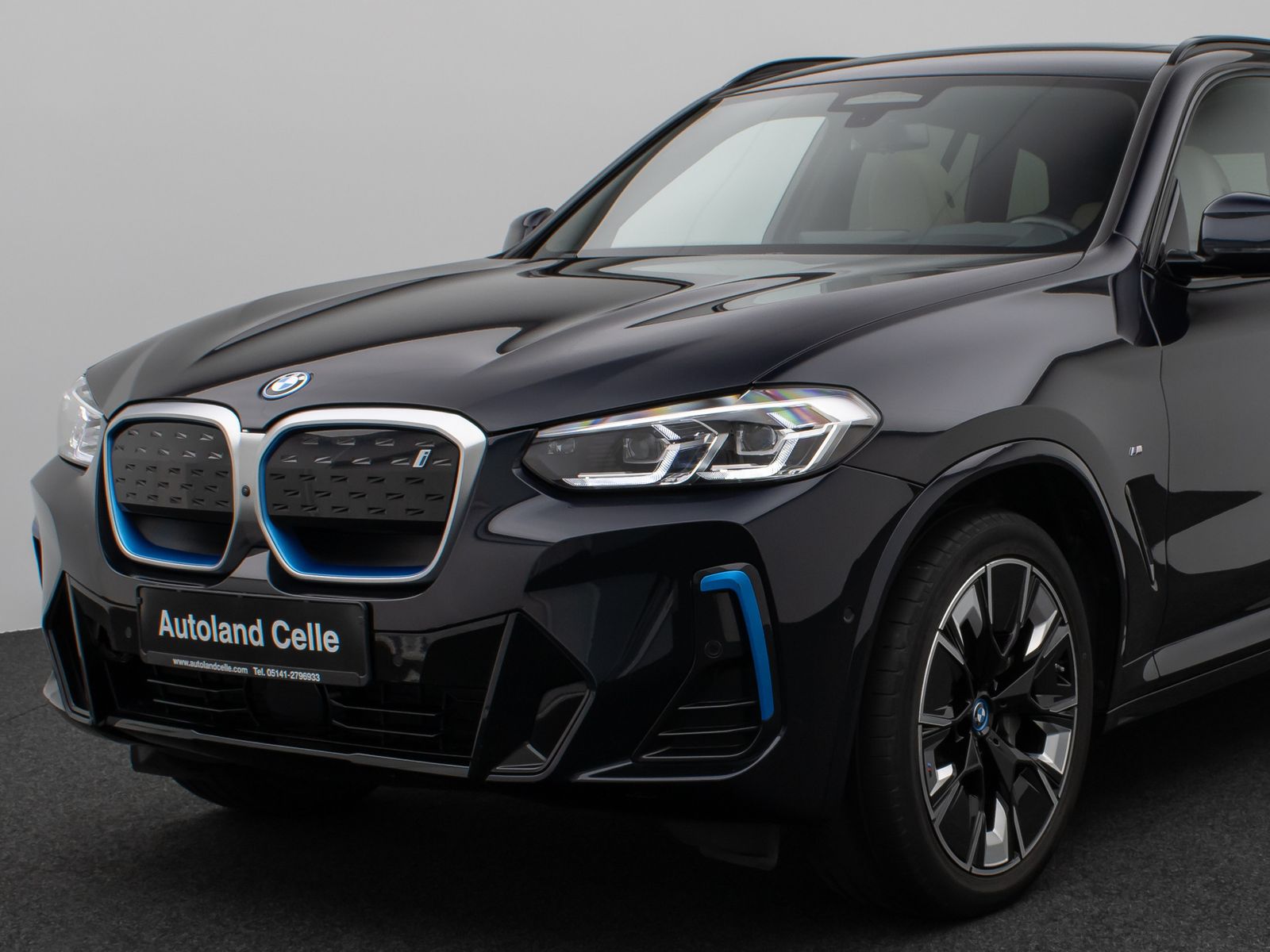 Fahrzeugabbildung BMW iX3 Impressive M Sport Panorama 360°HUD DAB H/K