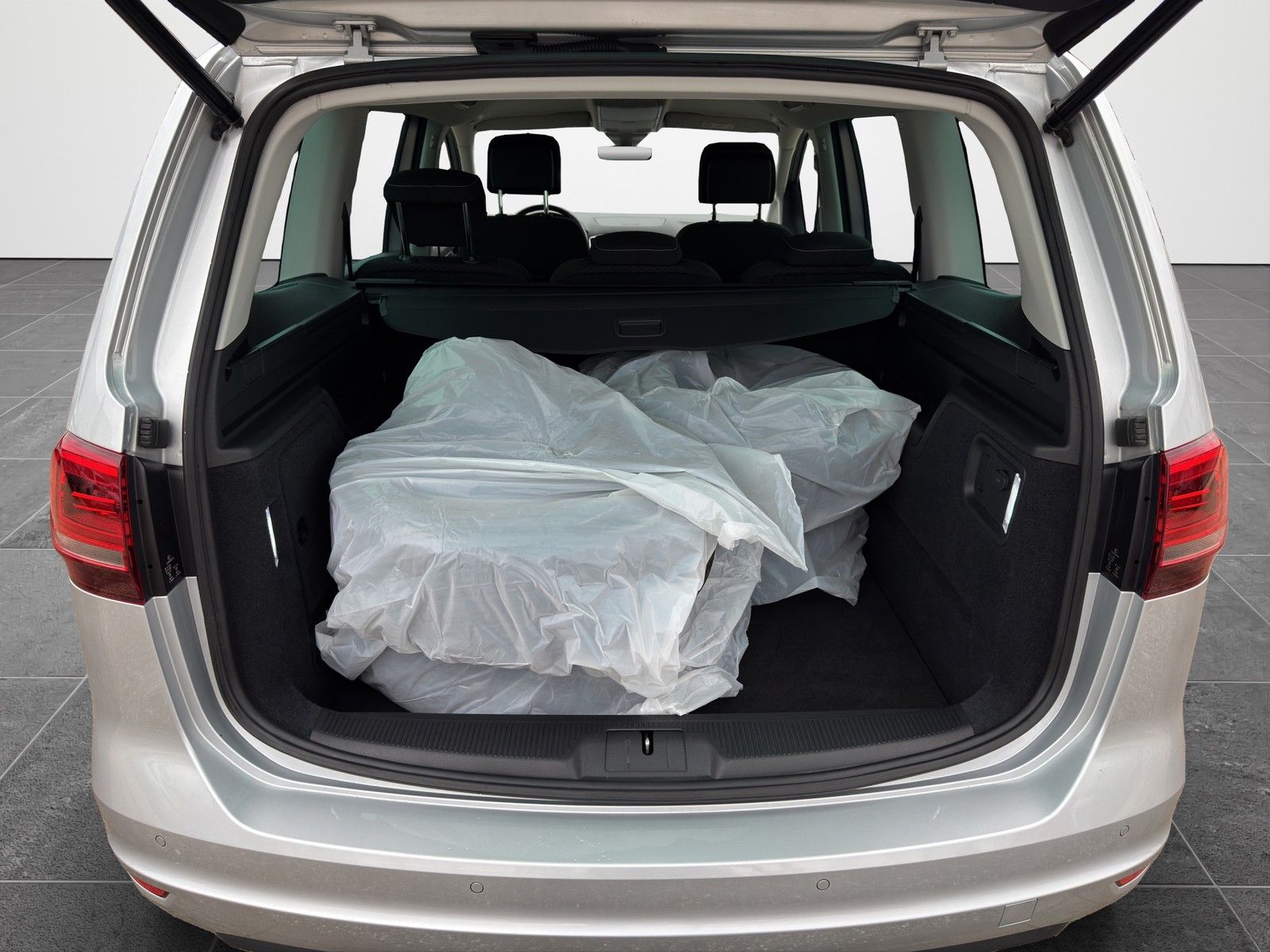 VW Sharan 1.4 TSI Active DSG / KLIMA / BI-XENON / N - Image 16