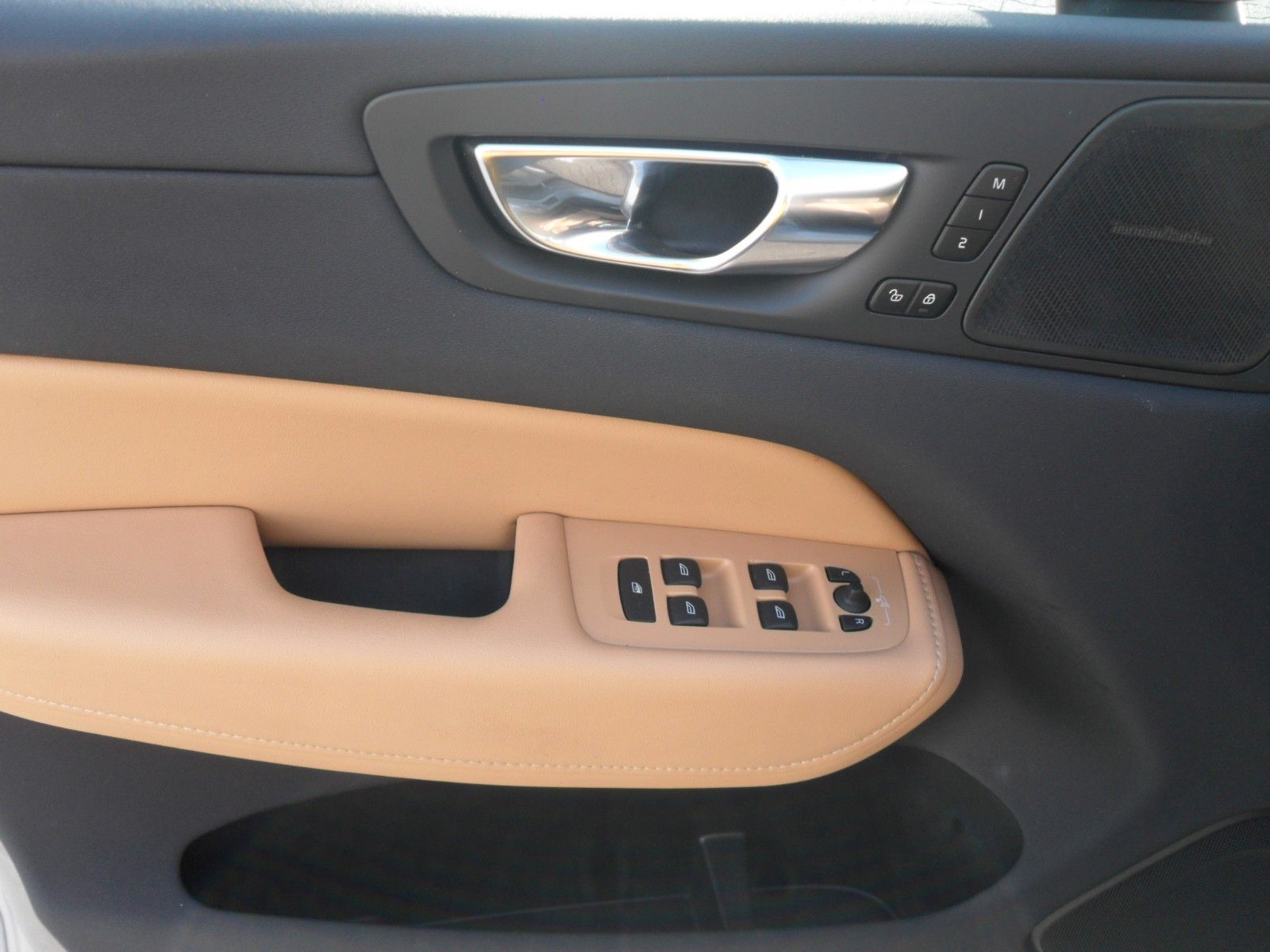 Fahrzeugabbildung Volvo XC 60 T6 Inscription | AWD