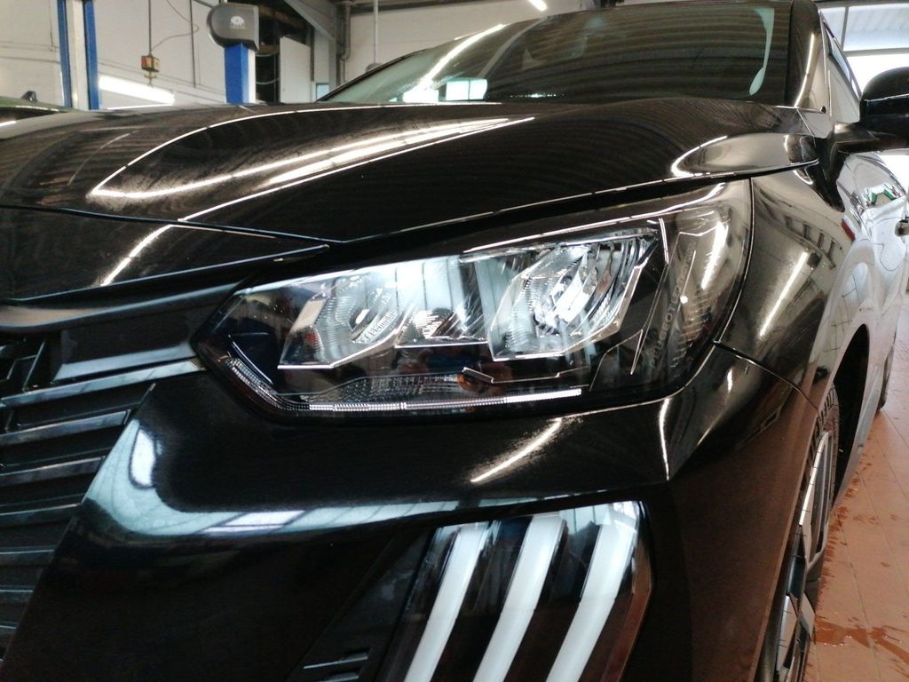 Peugeot 208 — fotografia 3