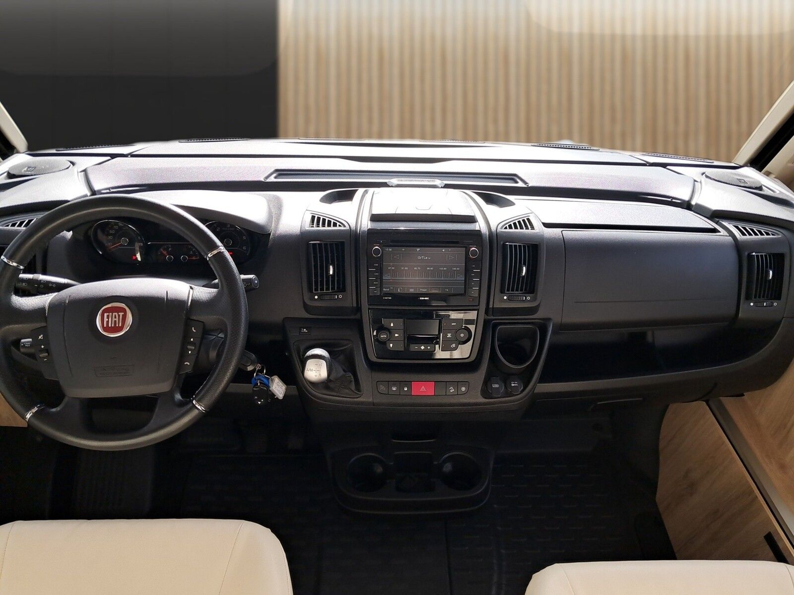 Fahrzeugabbildung Eura Mobil Integra Line 695 QB Markise,Automatik,RK