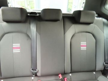 Fotografie des Seat Arona FR 6-G 81kw AHK Navi Climatronic ALU `18