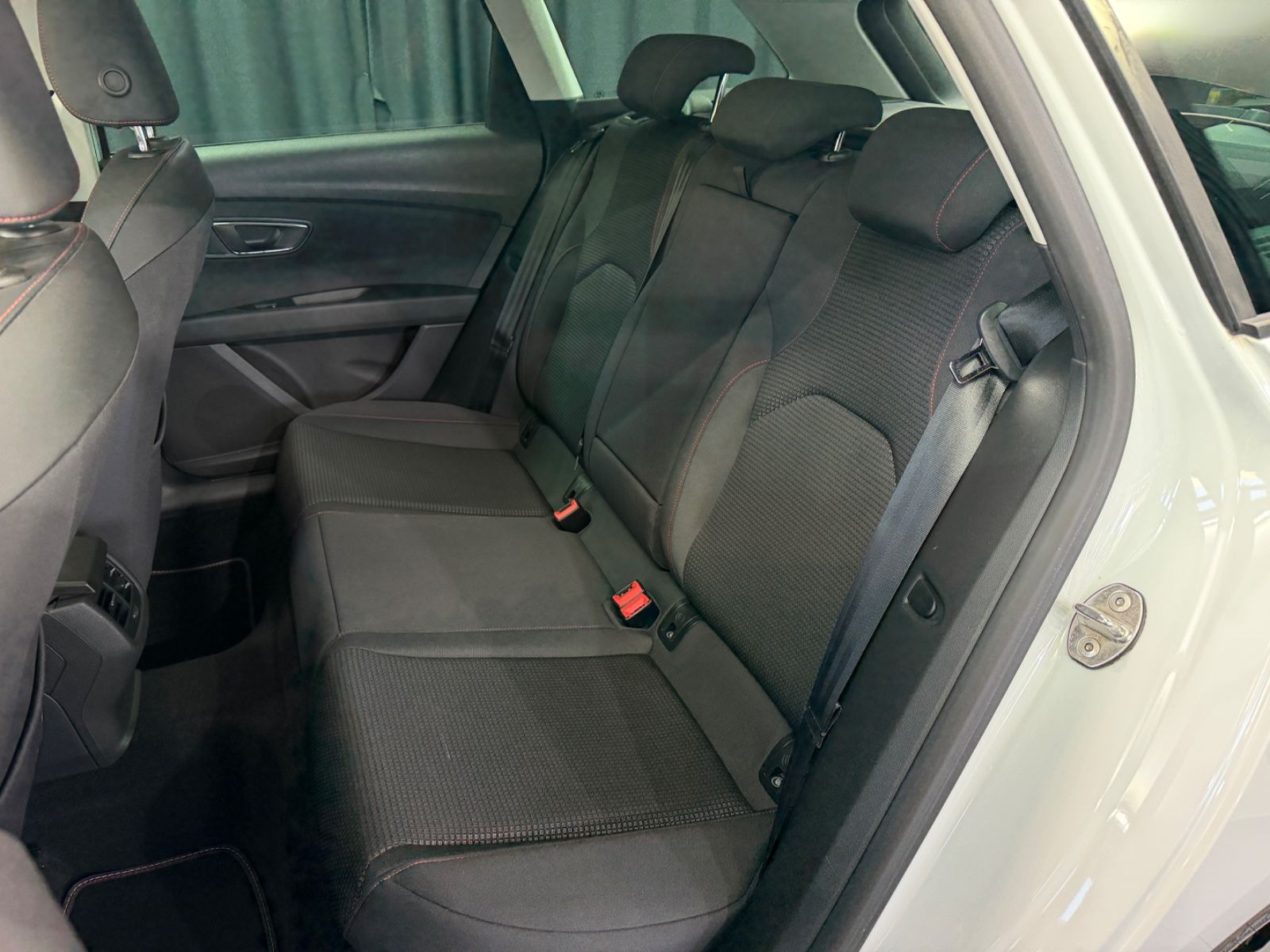 Fahrzeugabbildung SEAT Leon ST FR |RF-CAM|2.HAND