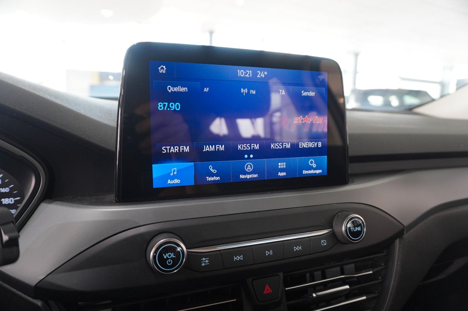 Fahrzeugabbildung Ford Focus Turnier 1.5D COOL & CONN. NAVI/LED/KAMERA