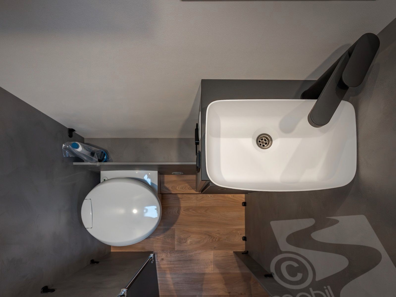 Fahrzeugabbildung Crosscamp EXPDN 7.4 E Peugeot Automatik