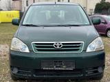 Toyota Avensis Verso 2.0 D-4D. 7 Sitzer - gebrauchte Toyota Avensis aus dem Jahr 2002