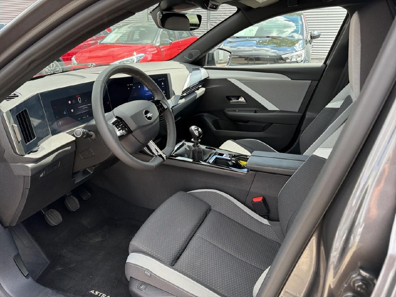 Fahrzeugabbildung Opel Astra L Sports Tourer Edition