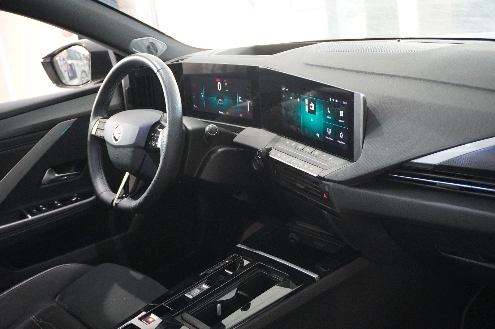 Fahrzeugabbildung Opel Astra L Lim. 1.2T GS LINE NAVI/LED/360°/PANO/HUD