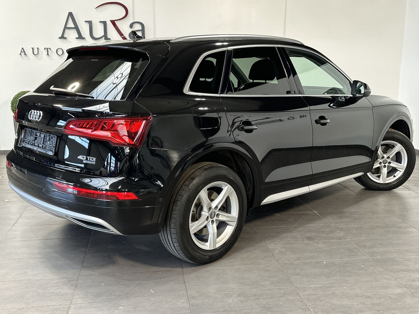 Fahrzeugabbildung Audi Q5 40 TDI Qu Sport NAV+XEN+KAM+B&O+PANO+CARPLAY