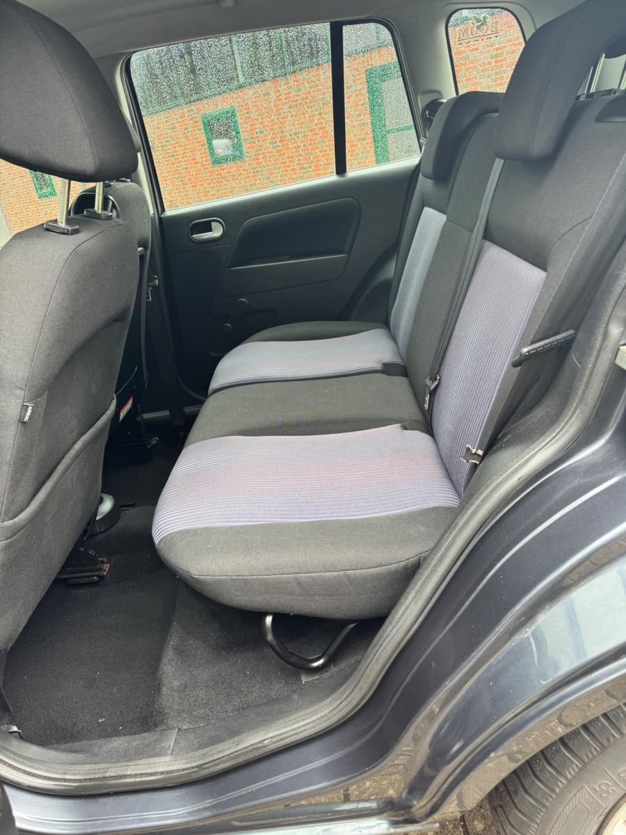 Ford Fusion 2010 — photo 17
