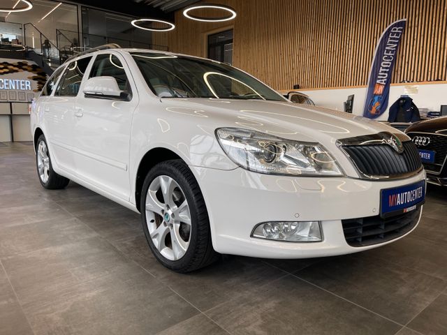 Skoda Octavia Combi Elegance DSG *NAVI*XENON*PDC*