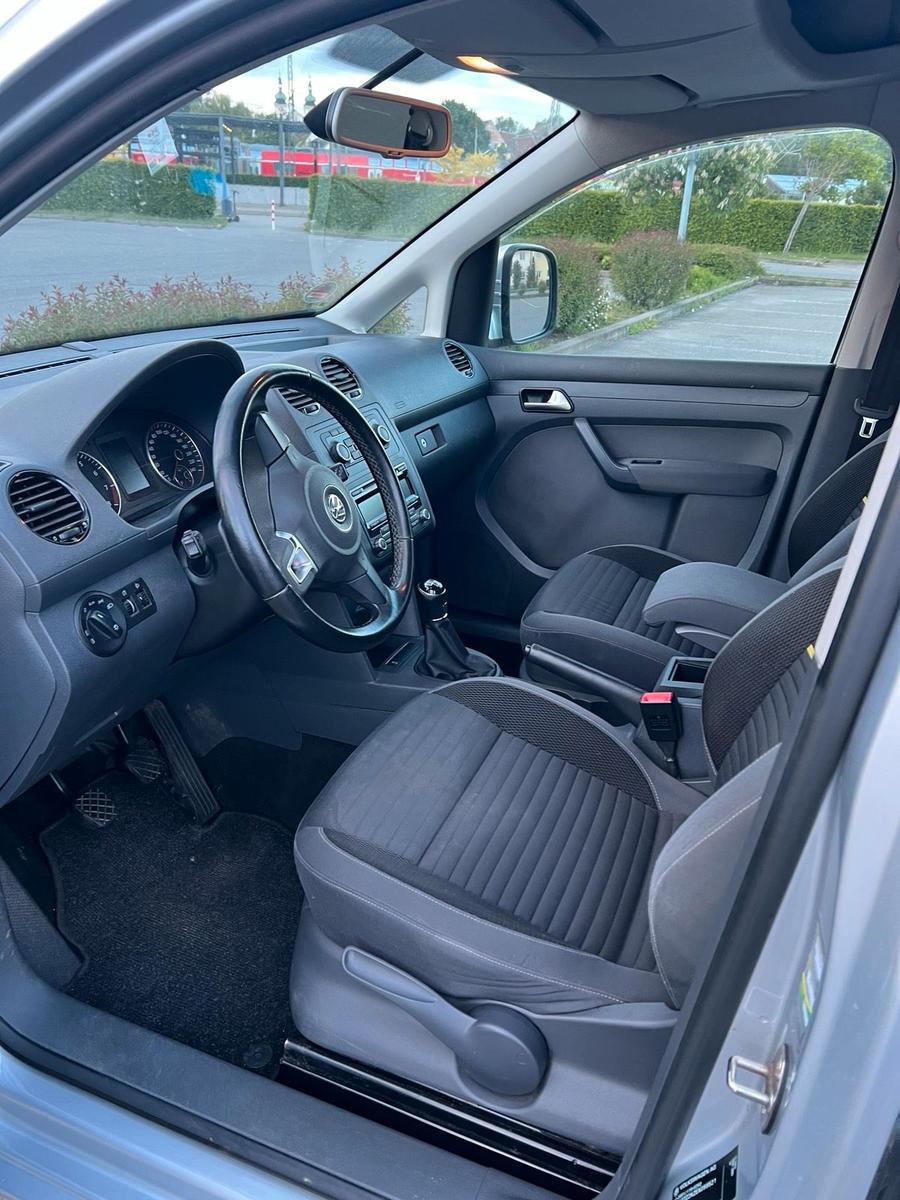 Volkswagen Caddy 2015 — interior