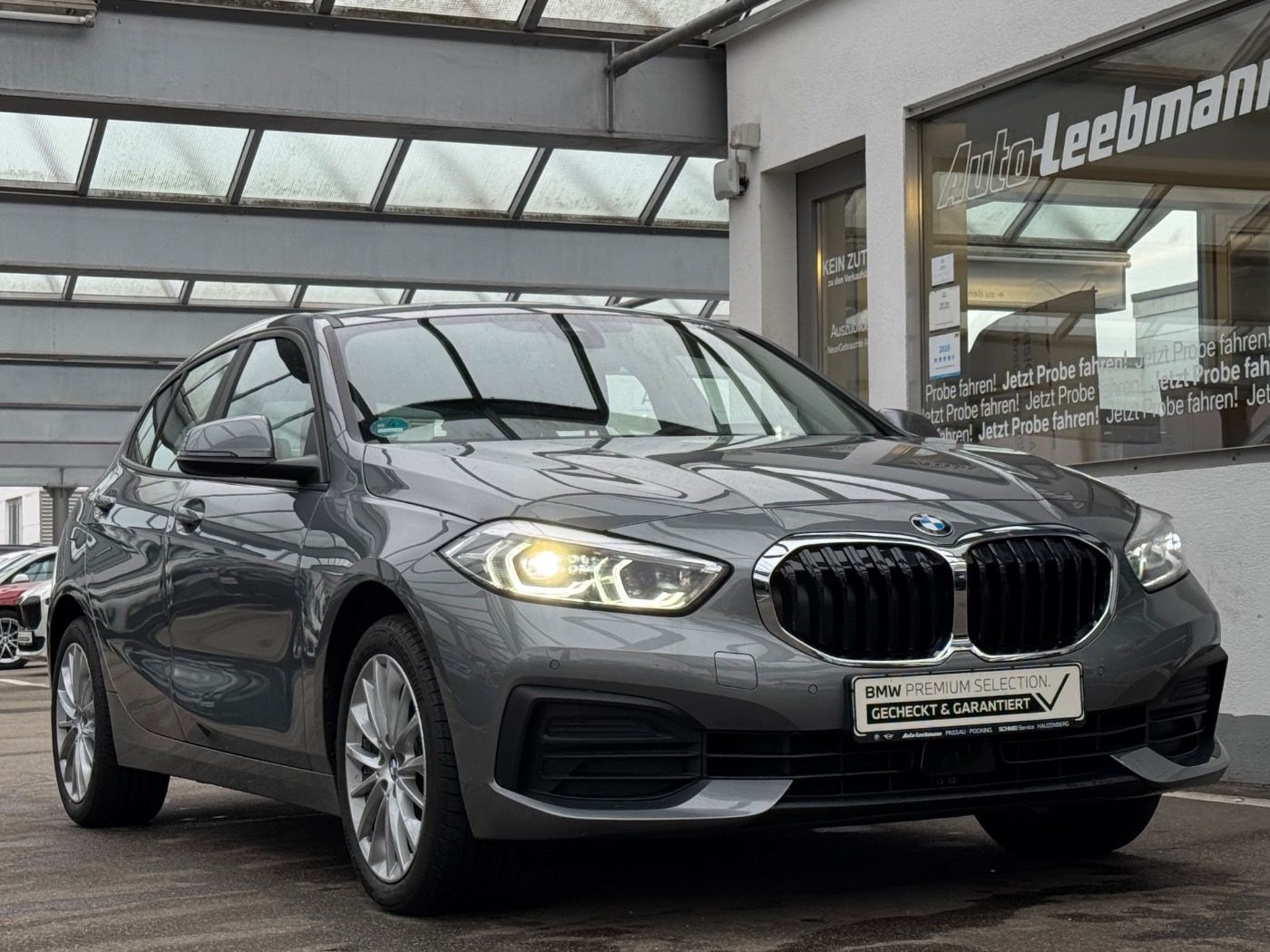 Fahrzeugabbildung BMW 118d Aut. Advantage RFK/DrivAs Inkl. 1. Service