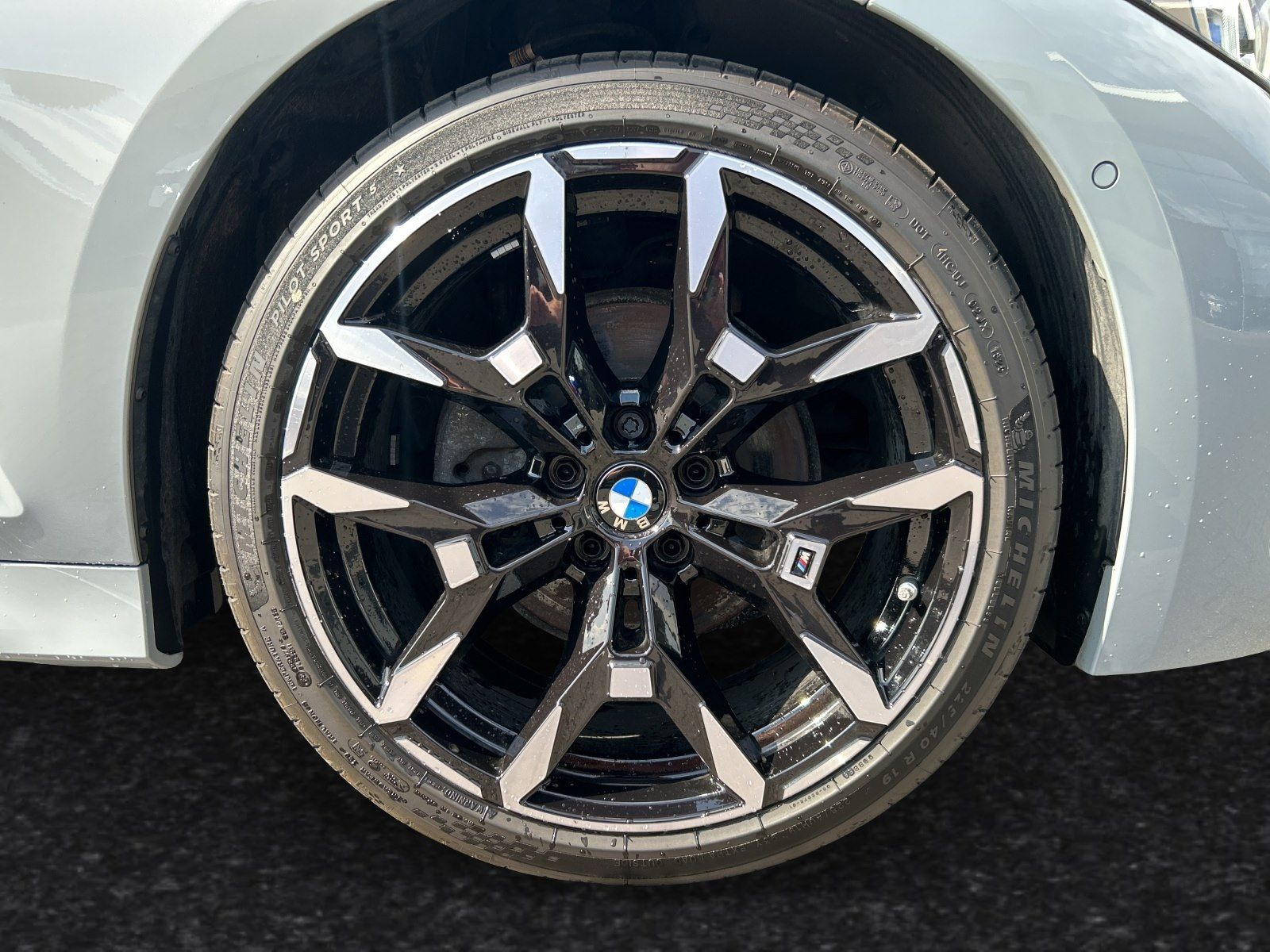 BMW 320 - Bild 4