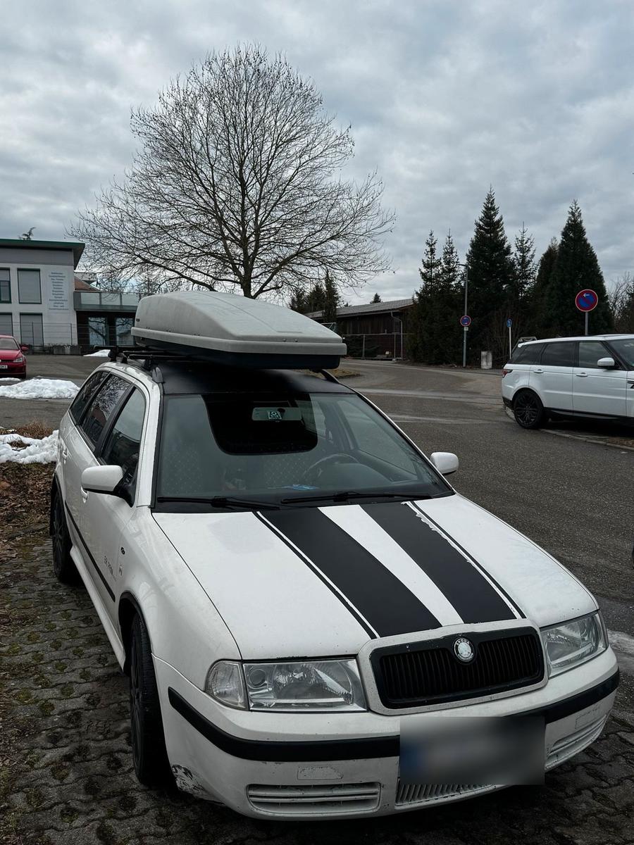 Skoda Octavia 2004 — салон