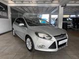 Ford Focus Turnier Titanium*Automatik*AHK ,5t*2.Hand* - Ford mit Diesel-Antrieb: Kombi, Automatik
