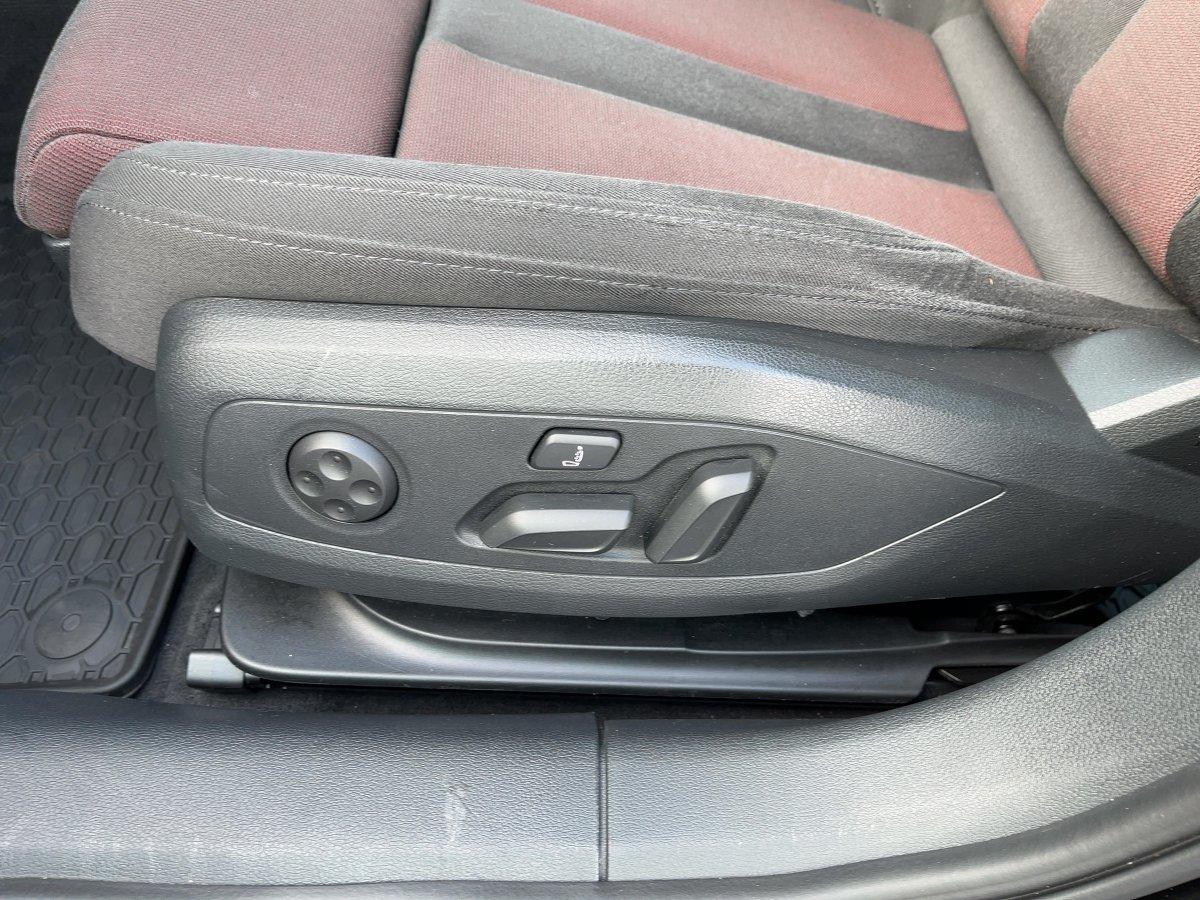 Audi A4 Avant Advanced 40 TDI NAVI+PANO+KAM+VIRT+LED
