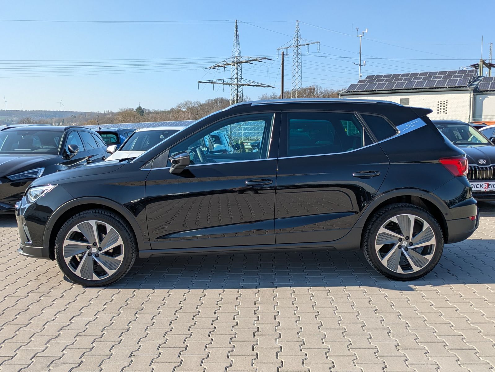 Fahrzeugabbildung SEAT Arona 1.5 TSI FR DSG AHK*ACC*LED*APP*DAB*KAMERA